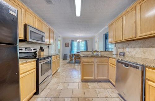 Columbus House | The Creekside Retreat Large Yard, Near Benning&CSU