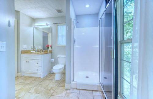 Columbus House | The Creekside Retreat Large Yard, Near Benning&CSU