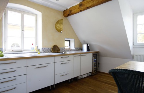 Neustadt-Haardt Apartment | The old schoolhouse on the Schlossberg in 1728