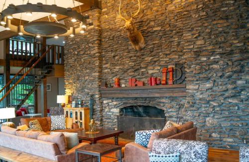 Eureka Springs House | The Deck House Retreat