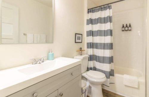 Columbus House | The Delightful Doubles- Unit A- Centrally Located
