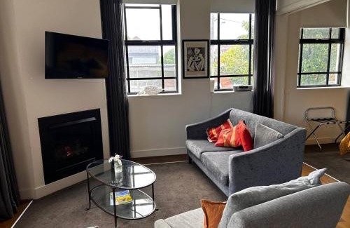 Geelong Apartment | THE DEVLIN APARTMENTS 2 Bedroom Apartment near GMHBA stadium in Geelong - G04