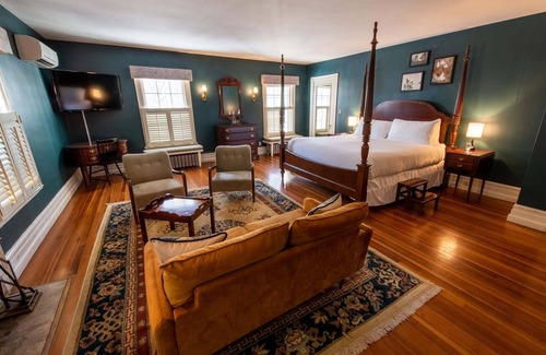 Lenox House | The Dewey