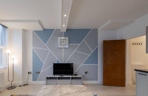 Sutton Central Apartment | The Diamond 1 Bed, High Street, Sutton