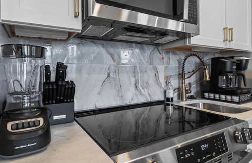 Kingman Park Apartment | The District Dwelling+New Renovation, 3 Bedroom