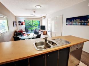 Kangaroo Point Apartment | The Docks On Goodwin