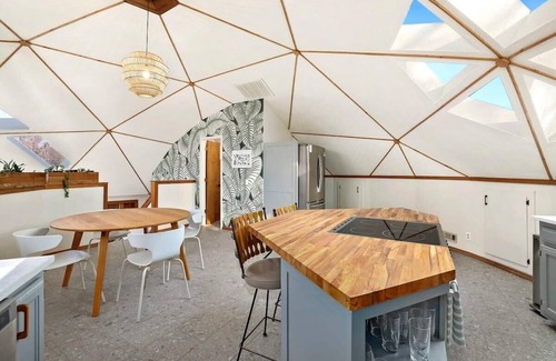 Lowell House | The Dome Home - 1/2 mi to Beaver Lake - Geodesic