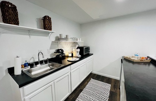 Stallings Apartment | The Double Door Inn - Tiny Home Duplex