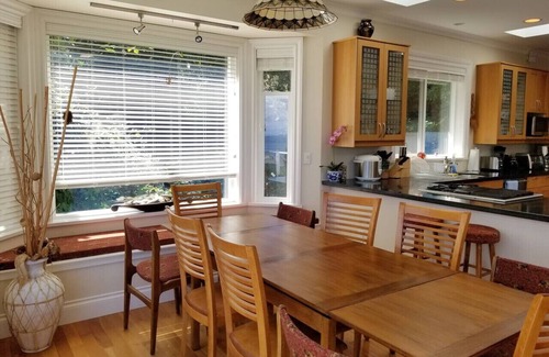 Point Roberts House | The Dragonfly House — Expansive Dual-Kitchen Retreat