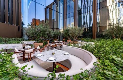 Downtown Dubai Hotel | The Dubai EDITION