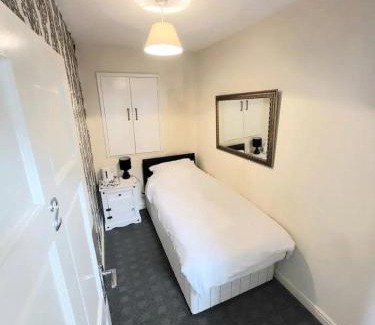 Holyhead House | The Dublin Packet - Single room 2