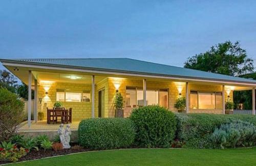 Wonnerup House | The Dunes Pet Friendly Beachfront Family Retreat Busselton