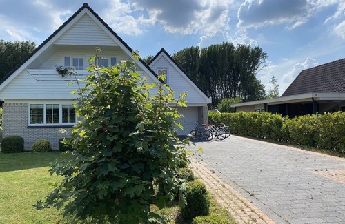 Zeewolde Villa | The Dutch Green View Villa - BOOK NOW - 2 free bikes during Summer