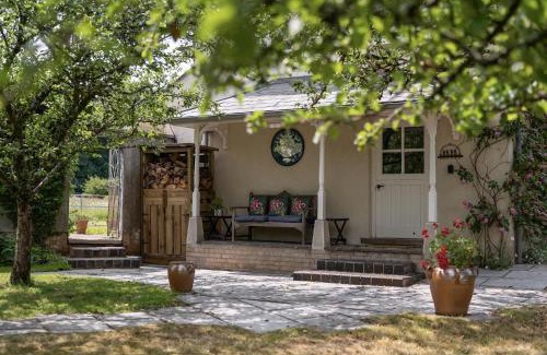 Kingston St Mary House | The East Wing Set in Beautiful Gardens Parking