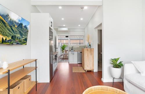 Christies Beach Apartment | The Elements l Water l 4 Stunning Apartments each with Private Outdoor Dining l Walk to the Beach l Pet Family and Event Friendly l Wifi l Netflix l Outdoor Shower l Communal BBQ Pavilion and Lawn Area l