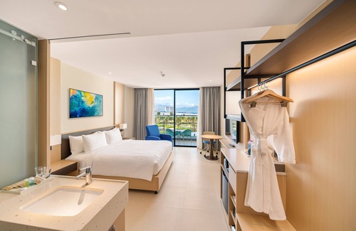 Cam Ranh Resort | The Empyrean Cam Ranh Beach Resort