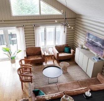 Blaskogabyggd Ski Chalet | The Eyrie - Luxurious Cabin in the Golden Circle