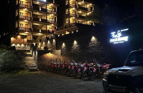 Mustang Resort | The face resort
