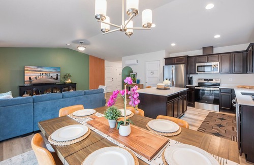 Gold Bar House | The Falls: Near Wallace Falls & Stevens Pass!