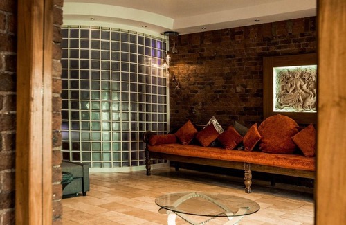 Liverpool City Centre Apartment | The Famous Floor Sleeps 26 and Group Acc Sleeps30