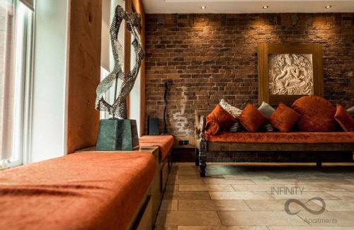 Liverpool City Centre House | The Famous Floor Sleeps 26 And Group Acc Sleeps30