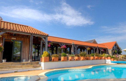 Saint Saviour Hotel | The Farmhouse