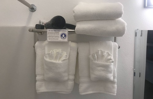 Long Beach Hotel | The Fireside Inn