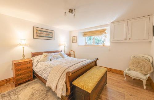 Liverton Apartment | The Flat at number 11
