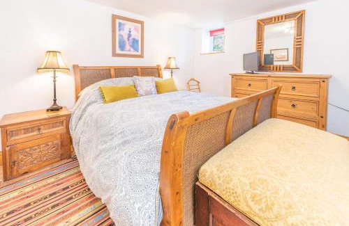 Liverton Apartment | The Flat at number 11