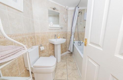 Liverton Apartment | The Flat at number 11