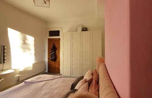 Dalry Apartment | The Flat with the Pink Door