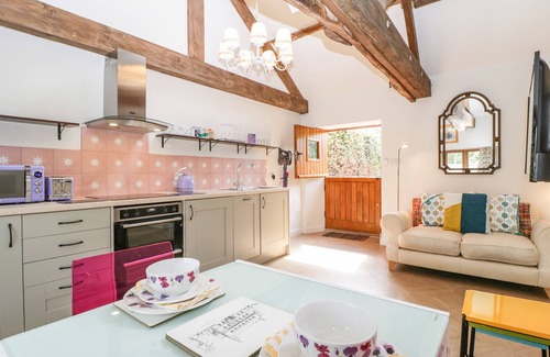Taunton Cottage | THE FORGE, character holiday cottage, with a garden in Taunton