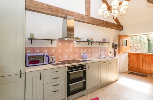 Taunton Cottage | THE FORGE, character holiday cottage, with a garden in Taunton