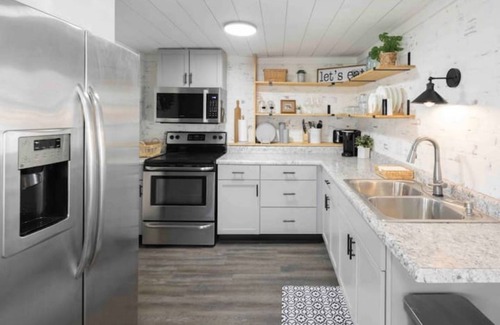 Ross House | The Foxx Den