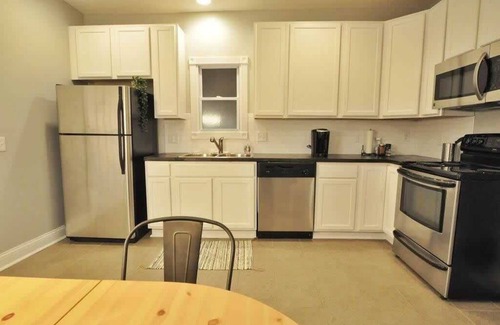 West Columbus Condo | The Franklinton Inn 3 Bed