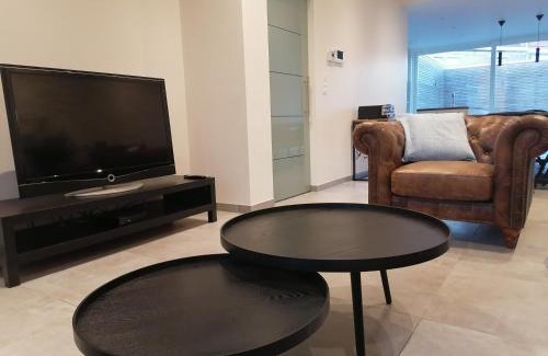 Ypres House | The Front Door N28