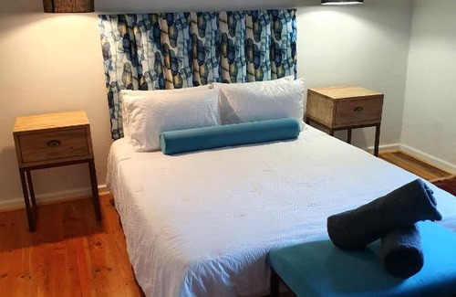 Barrydale Apartment | The Galleons