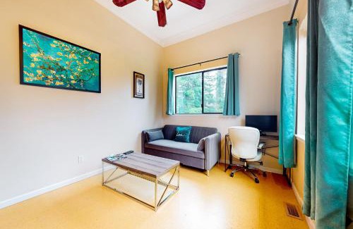 Issaquah Apartment | The Garden Home
