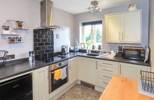 Low Newton Cottage | THE GARDEN SUITE AT FIDDLER HALL BARN, romantic in Newby Bridge