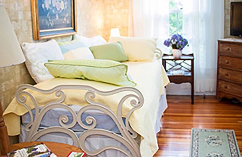 Geneseo Bed & Breakfast | The Garden Suite in this National Historic Landmark in the Village of Geneseo