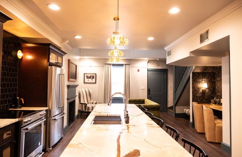 Old City Hotel | The Gas Lamp Hotel