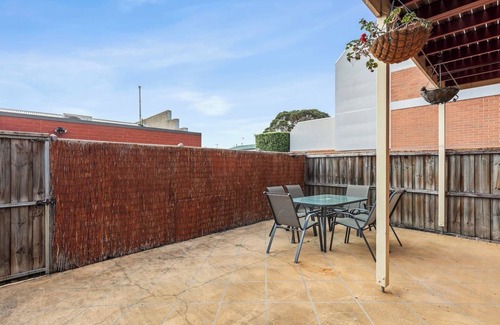 Geelong House | The Geelong Getaway Townhouse