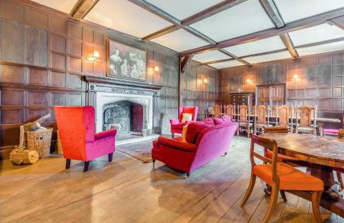 Eaton Mascott House | The Generals Quarters