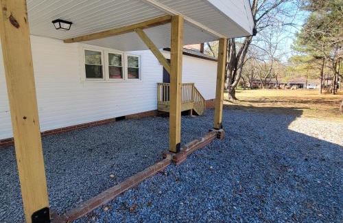 Mount Gilead House | The Gilead Cottage Near Lake Tillery & Uwharrie