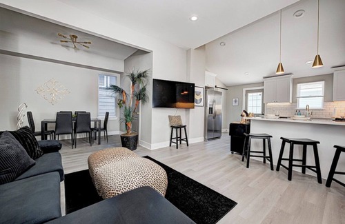 Fountain Square House | The Golden Jungle - Indianapolis