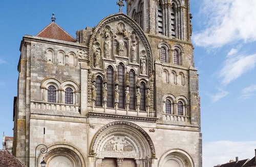 Vezelay Apartment | The Good Studio - Charming apartment 200 m from Vezelay basilica
