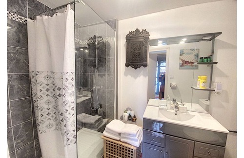 Vezelay Apartment | The Good Studio - Charming apartment 200 m from Vezelay basilica