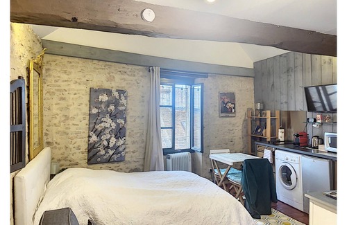 Vezelay Apartment | The Good Studio - Charming apartment 200 m from Vezelay basilica
