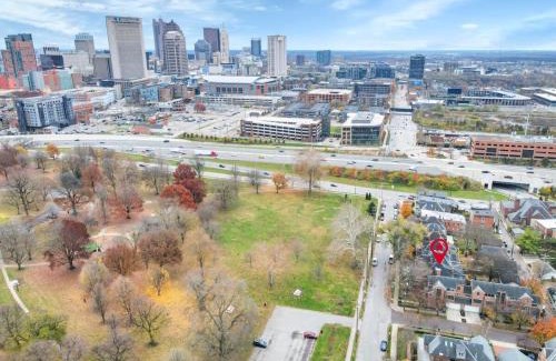 Victorian Village Apartment | The Goodale Retreat - 2 BR 2Bath