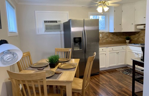 Downtown Niagara Falls House | The Gorge View Villa-with Yard & Parking